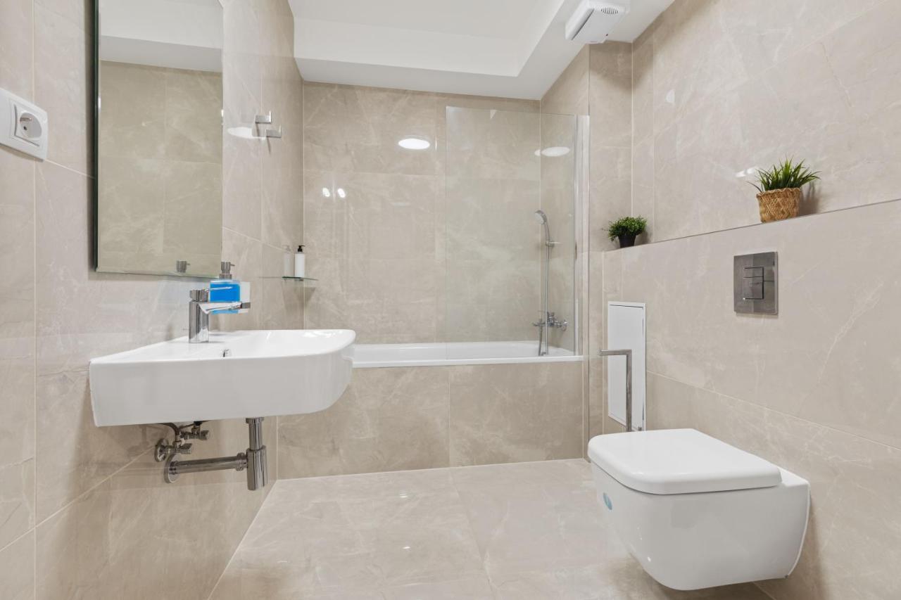 Appartamento Lam Jegeho Alej - Jacuzzi - Free Parking Bratislava Esterno foto