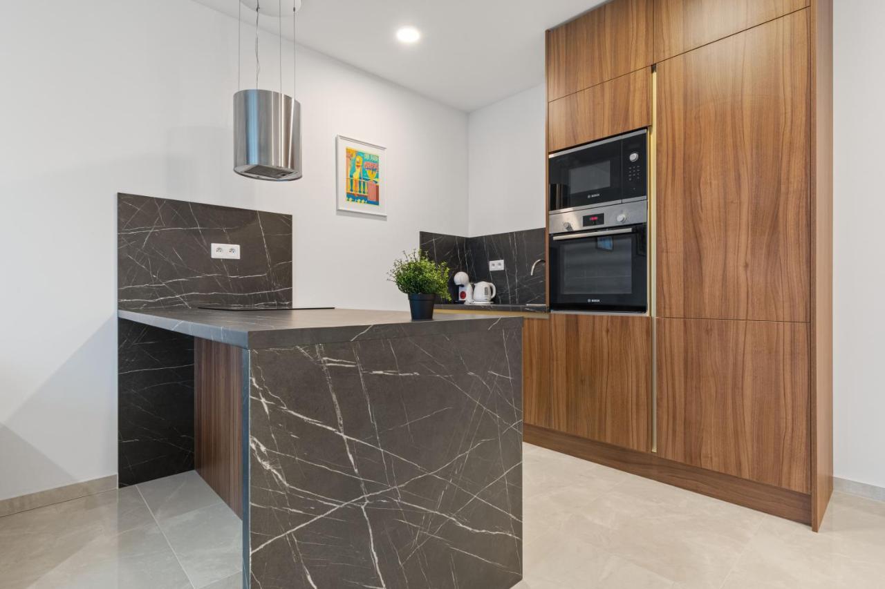 Appartamento Lam Jegeho Alej - Jacuzzi - Free Parking Bratislava Esterno foto