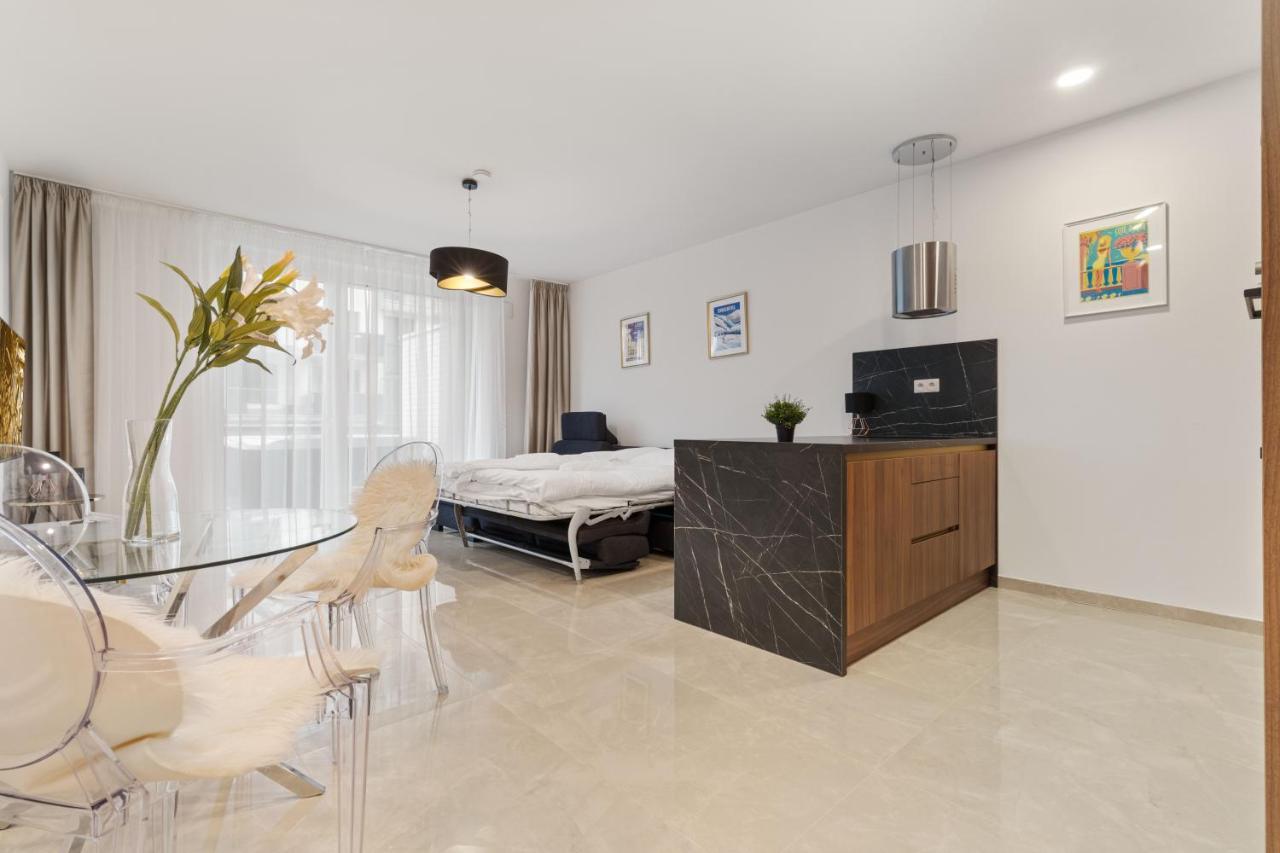 Appartamento Lam Jegeho Alej - Jacuzzi - Free Parking Bratislava Esterno foto