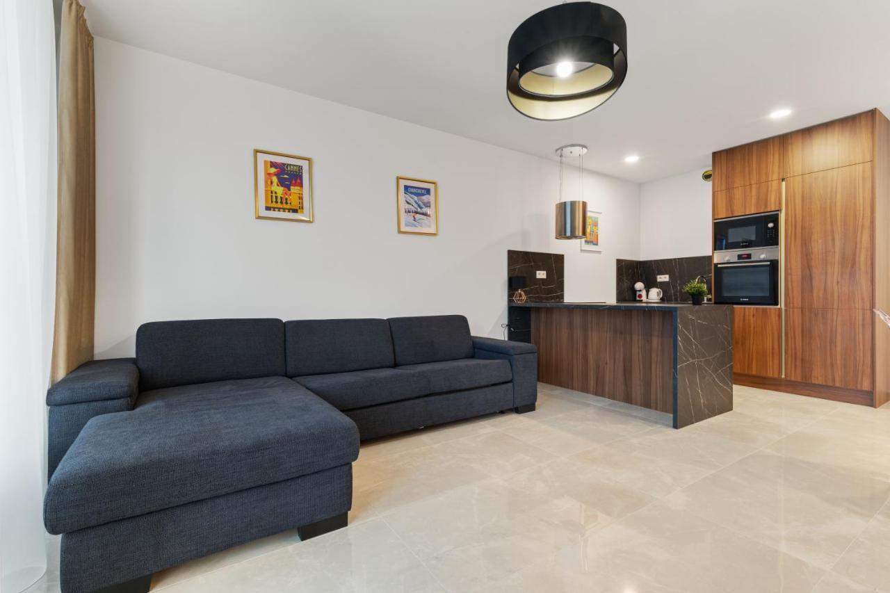 Appartamento Lam Jegeho Alej - Jacuzzi - Free Parking Bratislava Esterno foto