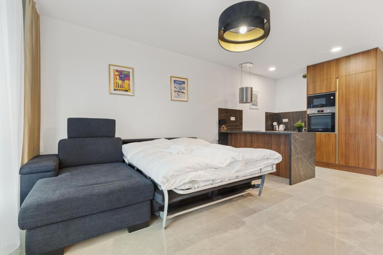 Appartamento Lam Jegeho Alej - Jacuzzi - Free Parking Bratislava Esterno foto