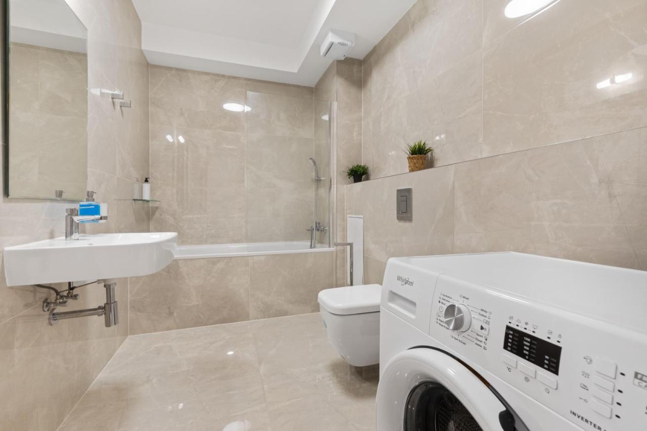 Appartamento Lam Jegeho Alej - Jacuzzi - Free Parking Bratislava Esterno foto